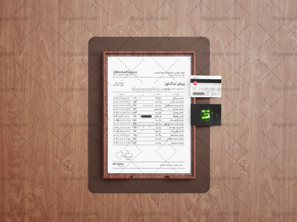 موکاپ طرح سربرگ اداری روی میز لایه باز