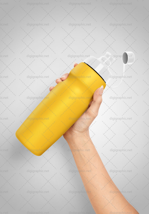 موکاپ طرح قمقمه ورزشی لایه باز