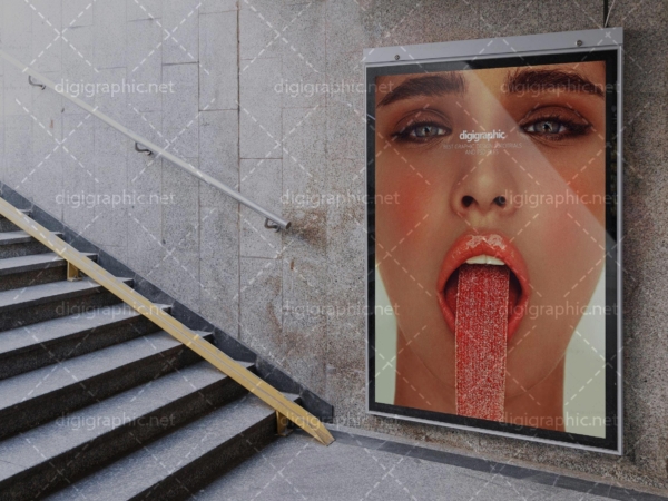 موکاپ تابلو تبلیغاتی ورودی مترو
